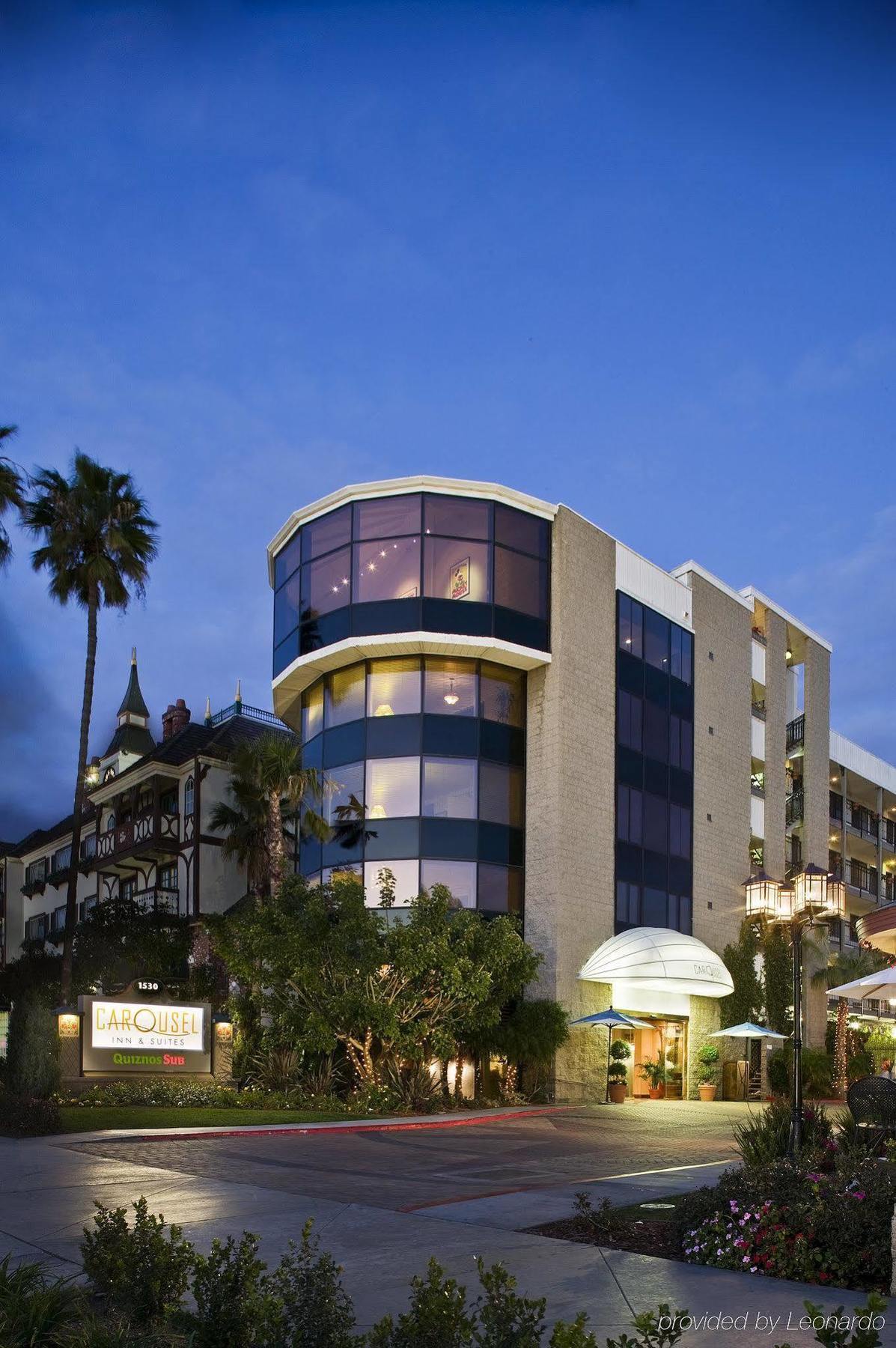 Carousel Inn And Suites Anaheim Exterior foto