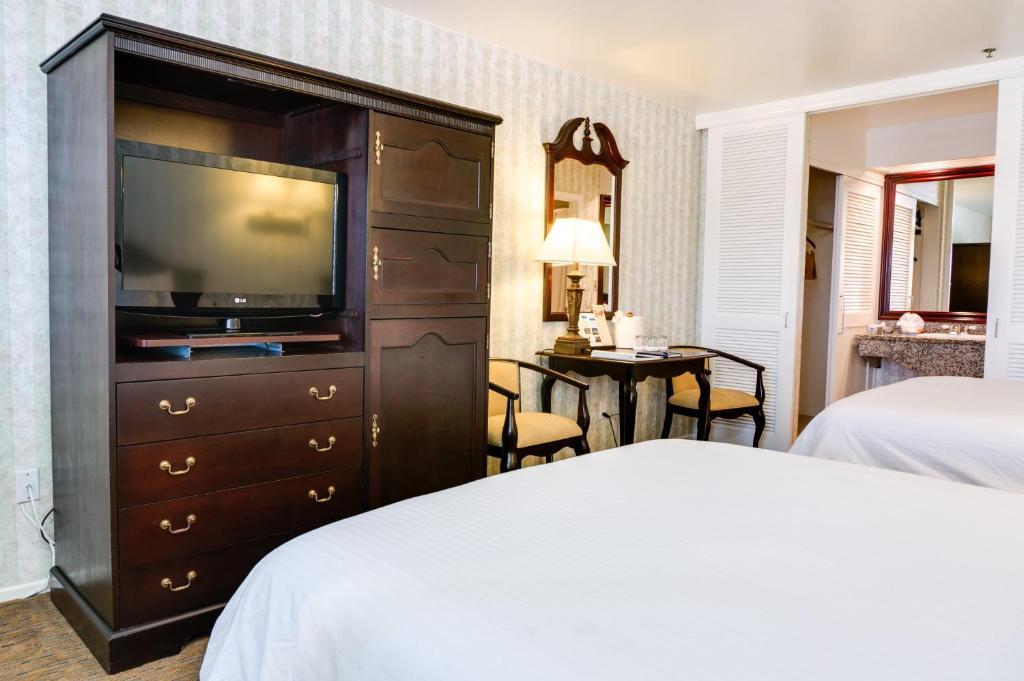 Carousel Inn And Suites Anaheim Exterior foto