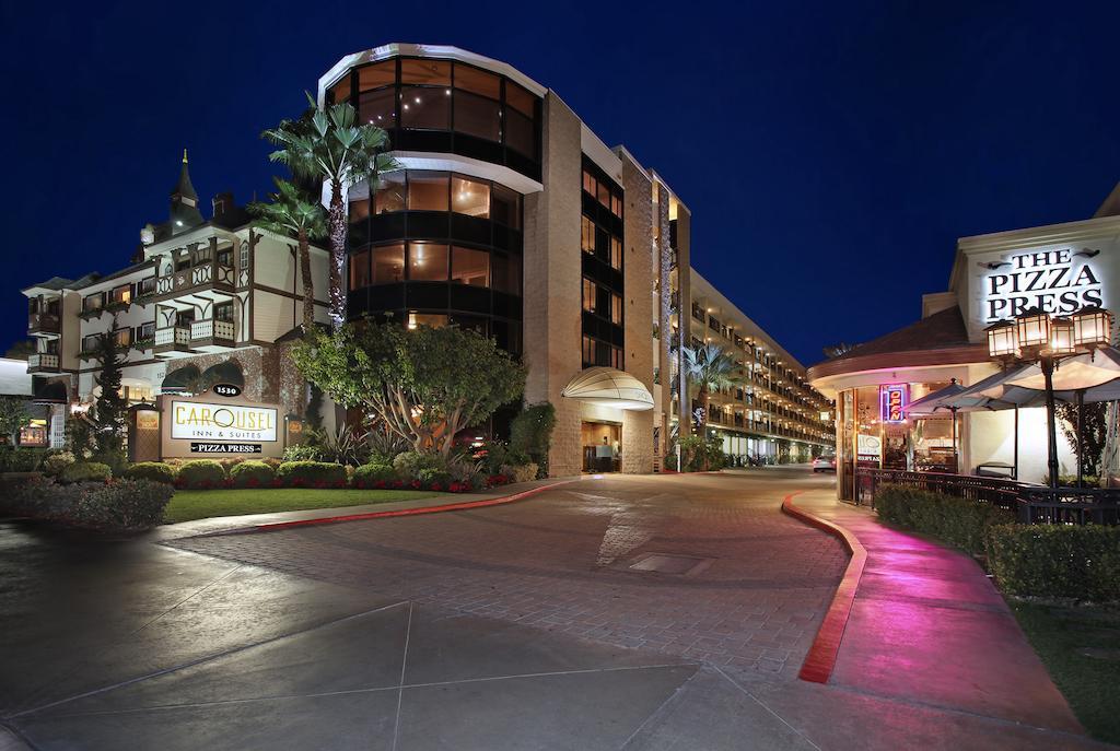 Carousel Inn And Suites Anaheim Exterior foto